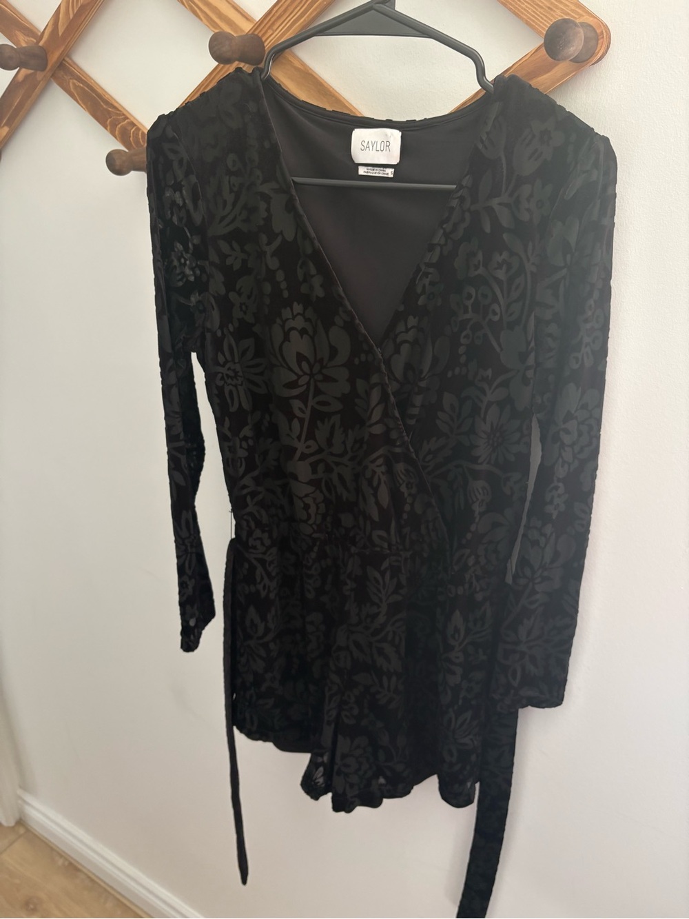 Saylor burnout floral velvet romp